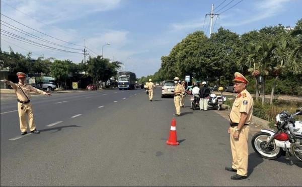 Công an Đắk Nông tăng cường bảo đảm an toàn giao thông dịp lễ 30/4 và 1/5