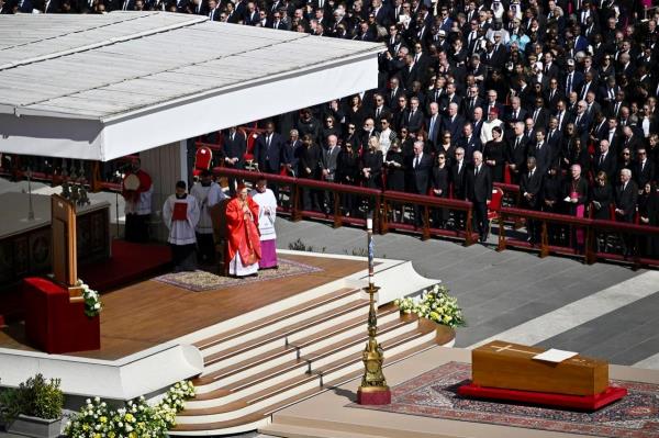 Hàng trăm nghìn người tham dự tang lễ Giáo hoàng Francis