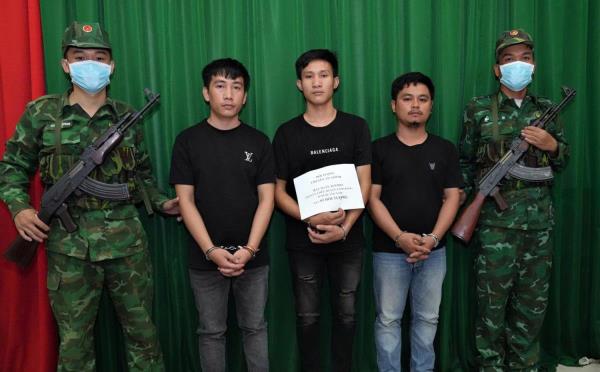 Bóc mẽ chiêu trò phẫu thuật xe ô-tô để vận chuyển cái chết trắng