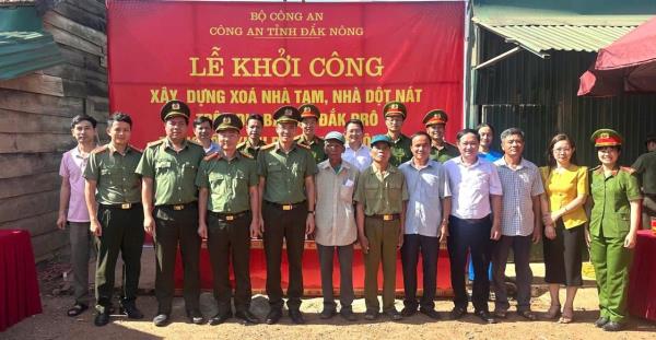 Công an cấp xã trên địa bàn tỉnh Đắk Nông đồng loạt khởi công xây dựng thực hiện chương trình xóa nhà tạm, nhà dột nát