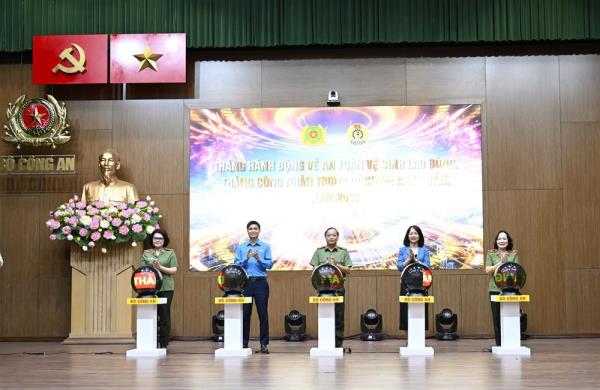 Phát động sâu rộng phong trào thi đua vì an toàn, sức khỏe người lao động trong lực lượng CAND