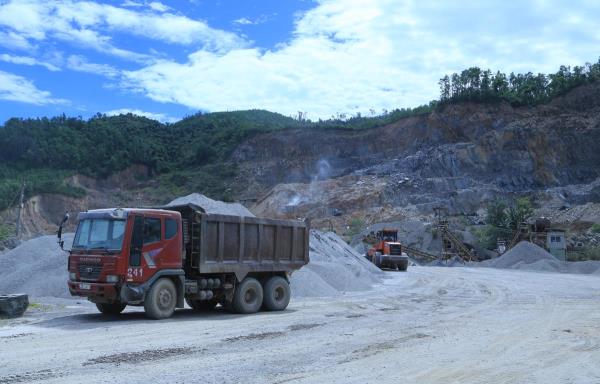 Đà Nẵng nâng công suất mỏ đá, giải bài toán vật liệu cho dự án cao tốc Hòa Liên - Túy Loan