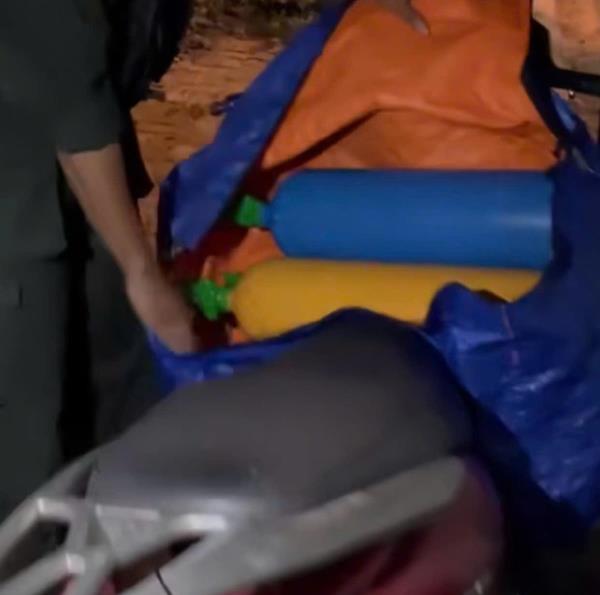 Bỏ của chạy lấy người?