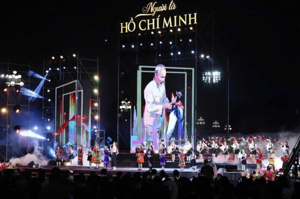 Chương trình nghệ thuật Người là Hồ Chí Minh: Tự hào, thiêng liêng và xúc động