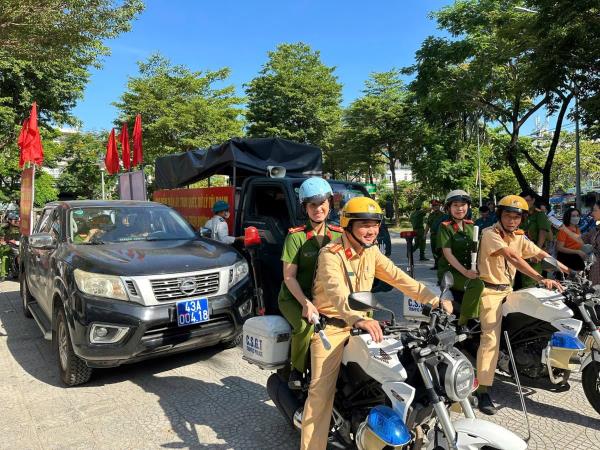 Các địa phương tiếp tục ra quân trấn áp truy quét xử lý tội phạm đường phố