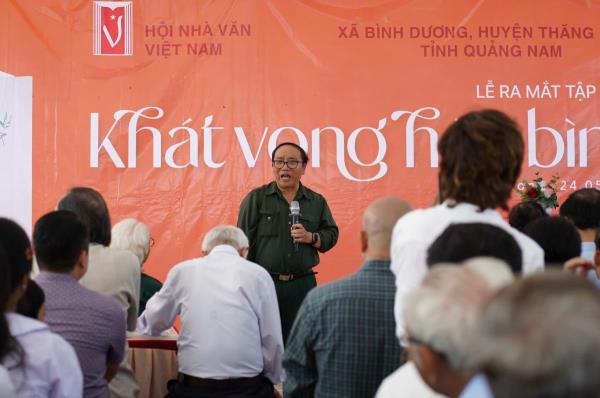 Ra mắt sách Khát vọng hòa bình