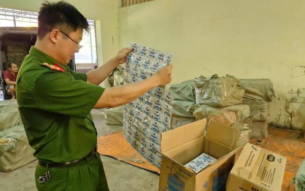Triệt xóa đường dây buôn bán hàng giả, hàng nhái