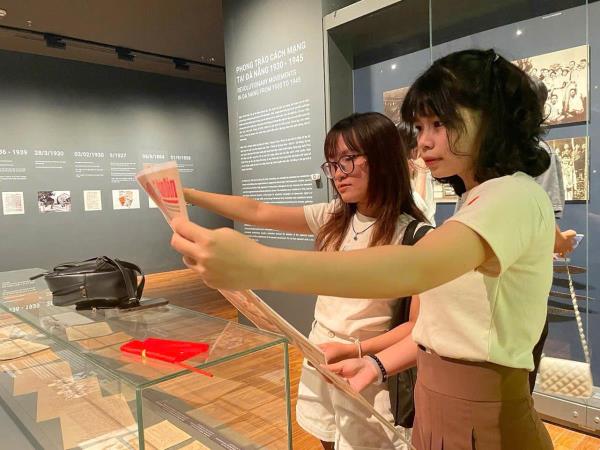 Thế hệ trẻ Đà Nẵng lắng nghe lịch sử, hun đúc tinh thần yêu nước