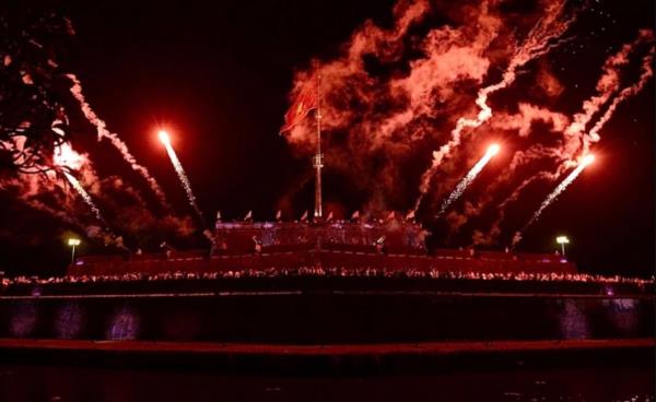 Chương trình bắn hỏa pháo súng thần công tại Huế lạc đạn vào khu vực du khách