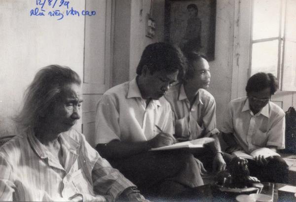 Nghề báo và tin vịt