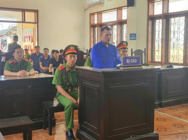 Tuyên án lái xe lấn làn tông chết 2 người