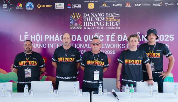 Đội pháo hoa Martarello Group sẽ chiều lòng khán giả Việt bằng giai điệu thân quen