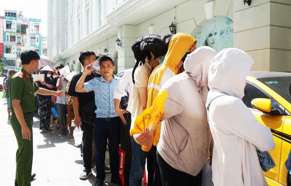 Phối hợp tiếp nhận hồ sơ đăng ký mua nhà ở xã hội An Trung 2