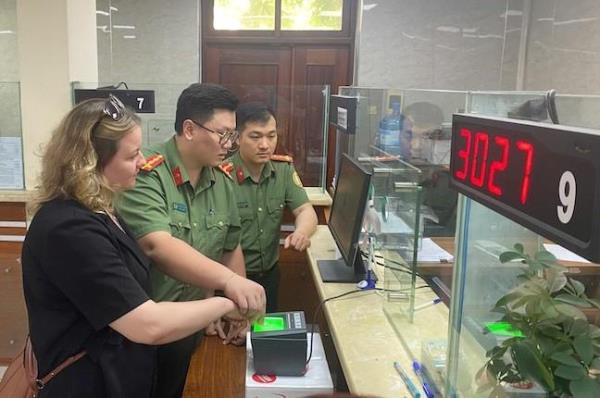 Hôm nay, khởi đầu cao điểm 50 ngày đêm cấp định danh điện tử cho người nước ngoài