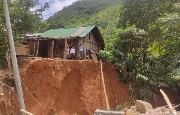 Khẩn trương khắc phục hậu quả do lũ quét, lở đất