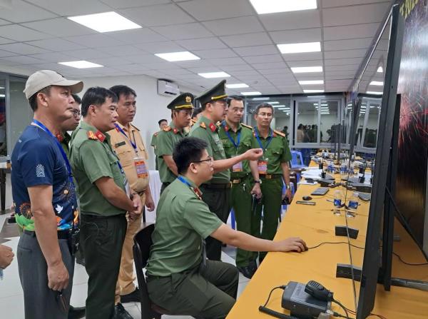 Tiệc ánh sáng đêm thứ 2 của DIFF 2025 diễn ra an toàn