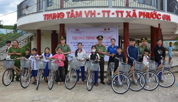 Tuổi trẻ Công an TP Đà Nẵng tổ chức chương trình tình nguyện tại các xã miền núi