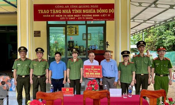 Công an tỉnh Quảng Ngãi hết lòng phục vụ nhân dân