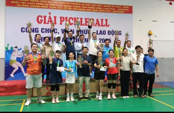 Giải Pickleball dành cho công chức, viên chức, người lao động phường An Khê năm 2025