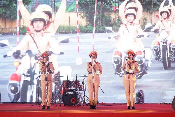 Đặc sắc chương trình giao lưu nghệ thuật Giai điệu tuổi trẻ - Sắt son người lính chào mừng 80 năm Ngày truyền thống CAND