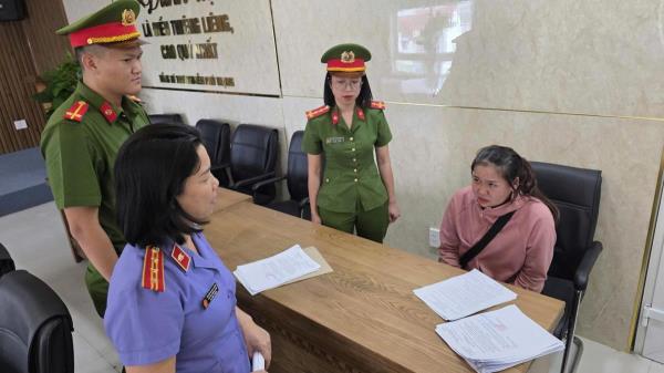 Khởi tố, bắt tạm giam nhân viên thụt két công ty