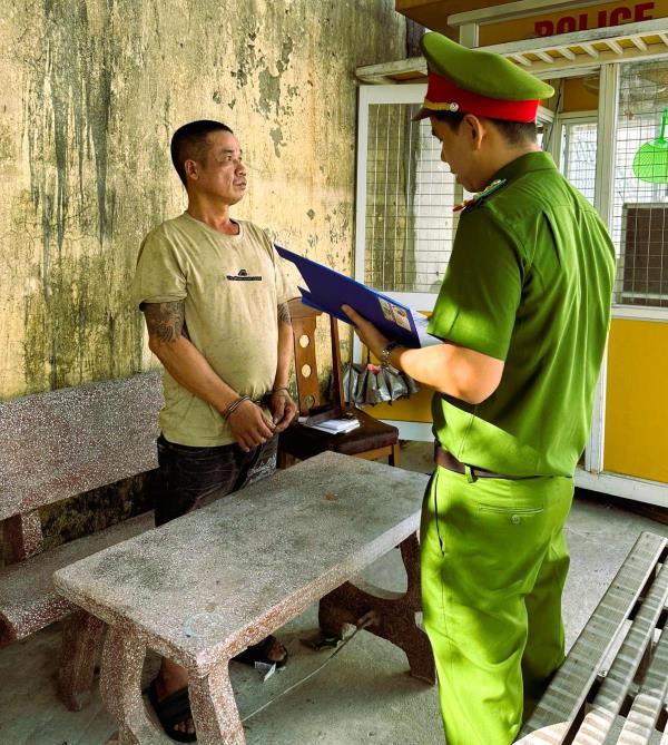 Khởi tố, bắt tạm giam đối tượng cướp giật tài sản