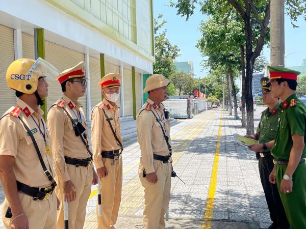 Lãnh đạo Công an TP Đà Nẵng kiểm tra công tác tuần tra, kiểm soát của lực lượng Cảnh sát giao thông