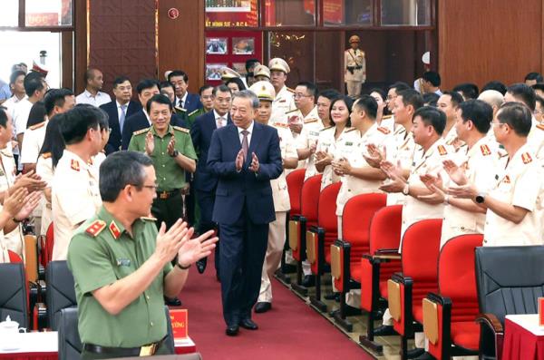 Tổng Bí thư Tô Lâm và Đoàn công tác của Trung ương thăm, làm việc với Cục Cảnh sát hình sự