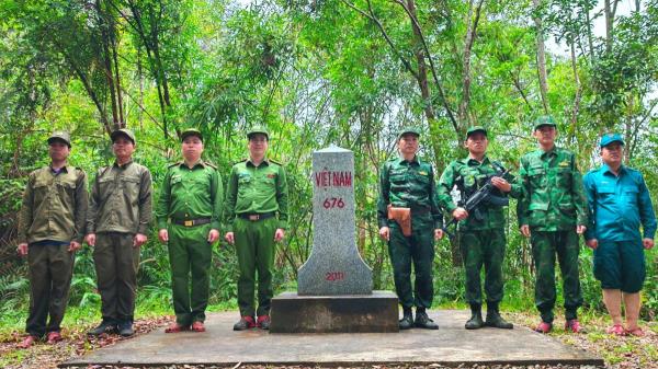 Công an xã A Vương phối hợp lực lượng Bộ đội Biên phòng, quân sự tuần tra, kiểm soát đường biên, cột mốc chủ quyền biên giới