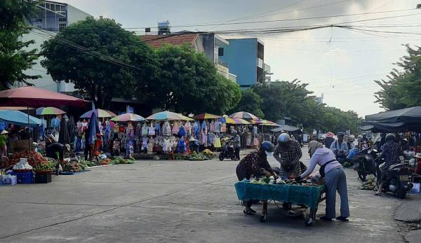 Chiếm đường họp chợ