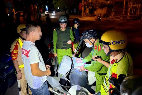 Quyết tâm bảo vệ bình yên đường phố