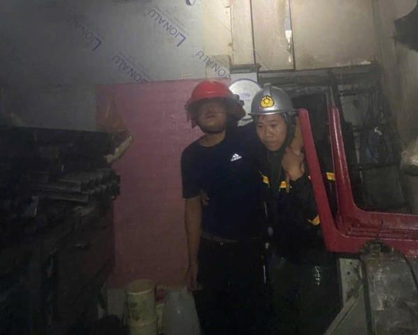 Cảnh sát PCCC CNCH Công an Nghệ An xuyên đêm cứu người bị nạn, mắc kẹt