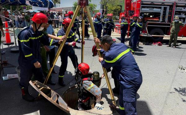 Ngọn lửa nhiệt huyết của những người lính cứu nạn, cứu hộ