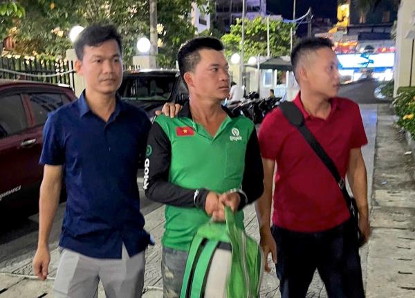 Bắt đối tượng dùng vàng giả đi lừa đảo