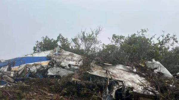 Colombia: Máy bay chở nghị sĩ rơi ở vùng núi, 15 người thiệt mạng
