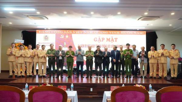 Tiếp tục phát huy truyền thống, thực hiện quyết liệt các giải pháp kéo giảm tai nạn giao thông