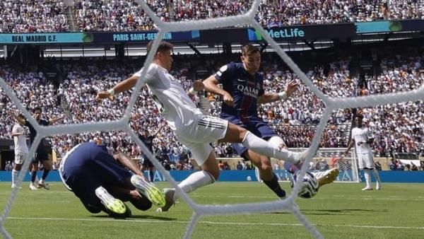 Khép lại vòng phân hạng Champions League: Đại gia lận đận