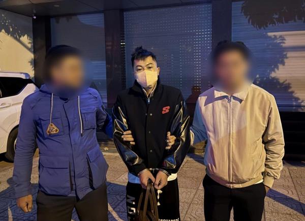 Công an tỉnh Lâm Đồng tóm gọm tên cướp tiệm vàng sau 50 giờ gây án khi đang lẩn trốn gần cửa khẩu