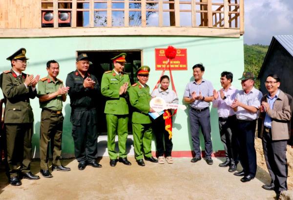Công an tỉnh Quảng Ngãi khánh thành, bàn giao căn nhà đầu tiên trong Chiến dịch Quang Trung thần tốc