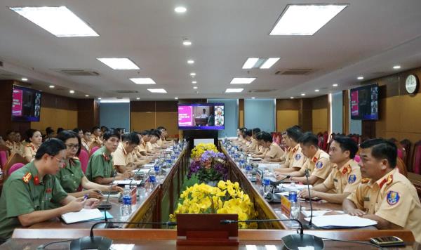 Tập huấn lực lượng tiểu giáo viên nâng cao kỹ năng lái xe an toàn cho người dân