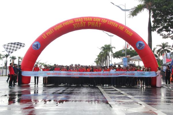 Gần 3.000 người đi bộ hưởng ứng phong trào rèn luyện thể thao ở Đà Nẵng
