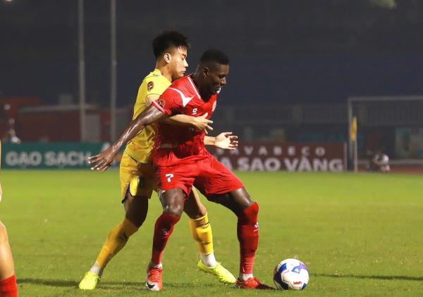 Khốc liệt ở cả hai chiều V-League