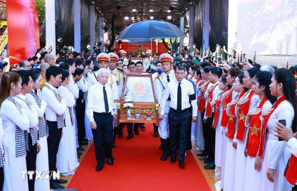 Thành kính tiễn đưa 731 hài cốt liệt sĩ về nơi an nghỉ cuối cùng