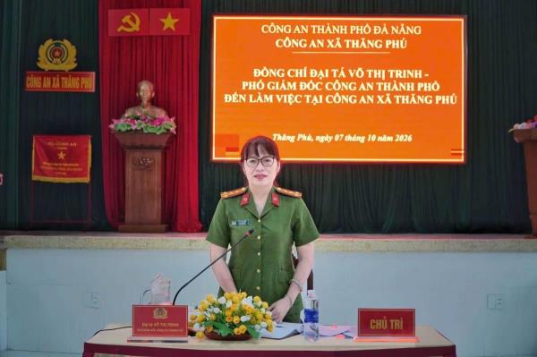 Đại tá Võ Thị Trinh kiểm tra, đánh giá công tác 9 tháng đầu năm tại Công an xã Thăng Phú