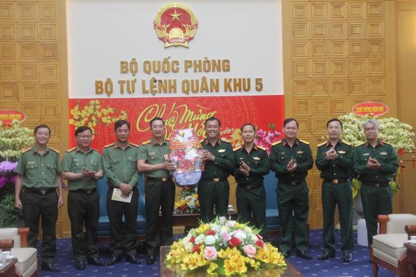 Lãnh đạo Công an thành phố Đà Nẵng thăm, chúc Tết các đơn vị quân đội