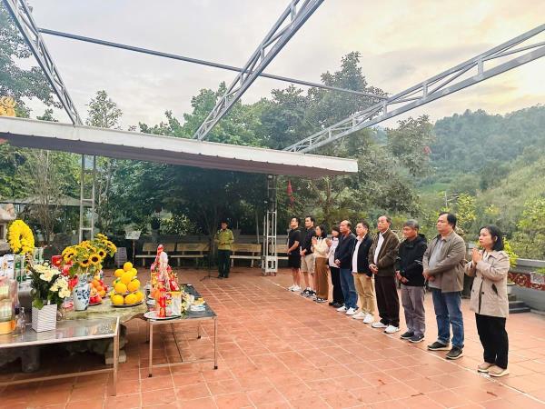 Dọc dải biên cương