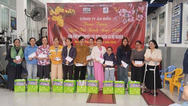 Những suất quà Tết mang đậm tình cảm đến với phụ nữ khuyết tật, đơn thân