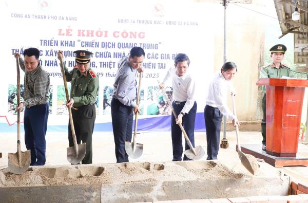 Sắc Xuân trên những mái ấm từ ý Đảng, lòng dân