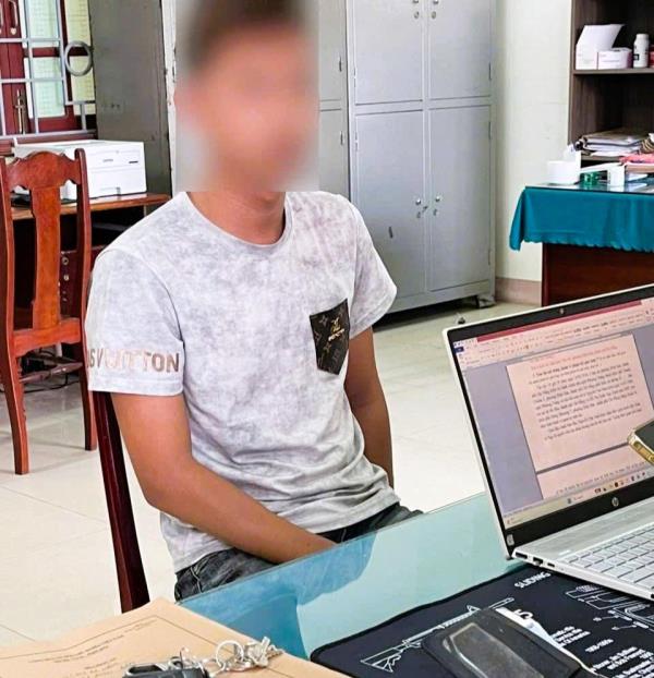 Bắt quả tang đối tượng dùng clip nhạy cảm khống chế, cưỡng dâm người yêu cũ