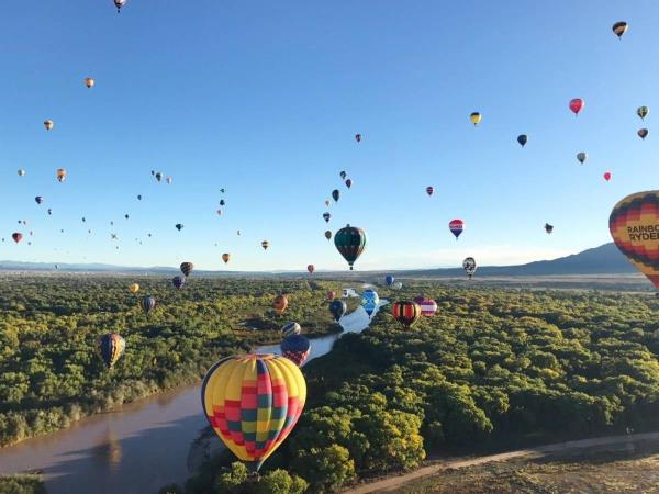 Mới chạm ngõ Xuân, Cần Giờ đã bật mood lễ hội: Du khách ùn ùn chốt lịch về thiên đường xanh ăn Tết sớm